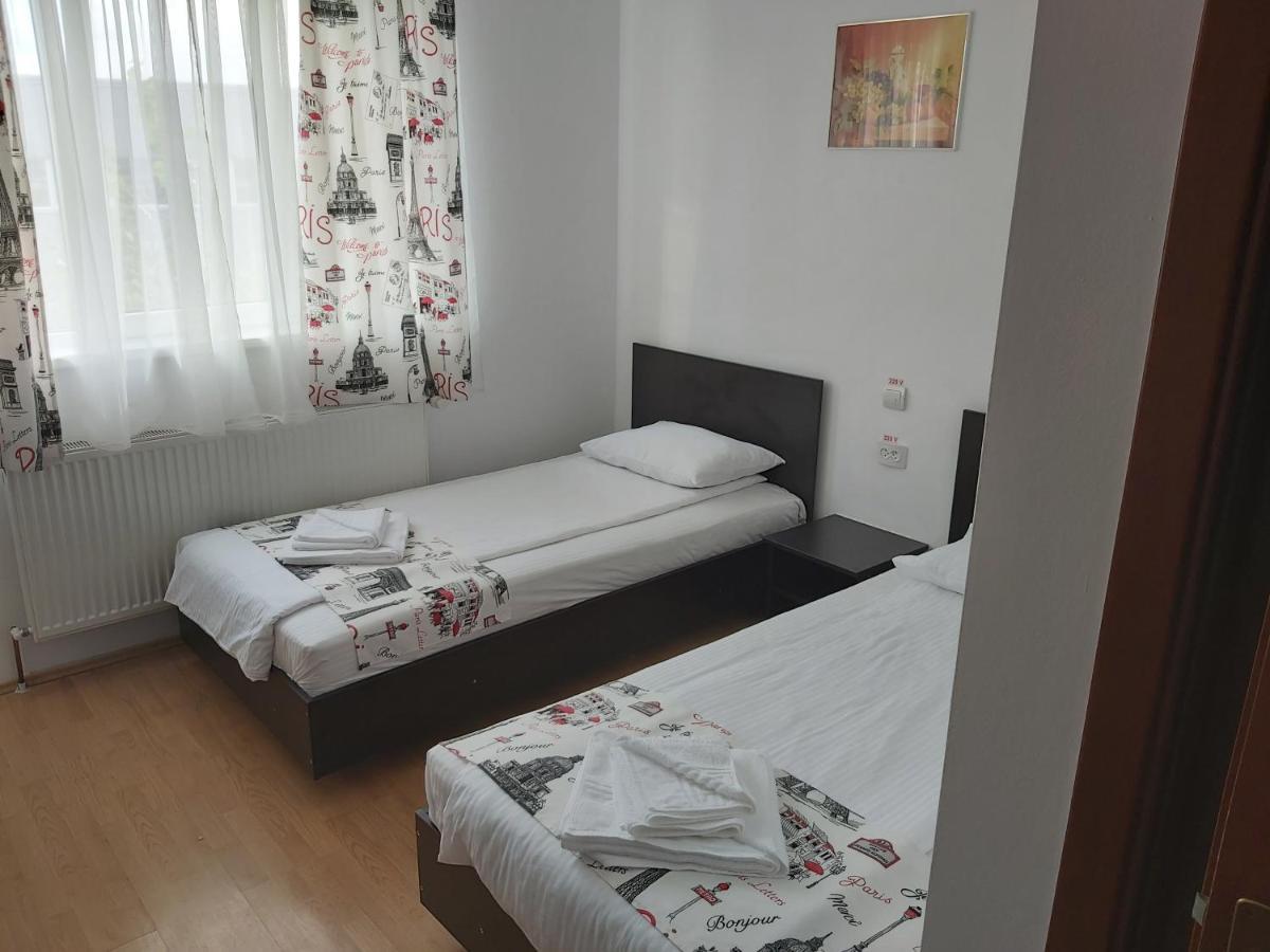 Hotel River Targu Jiu Ngoại thất bức ảnh