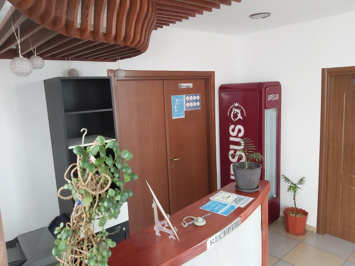 Hotel River Targu Jiu Ngoại thất bức ảnh