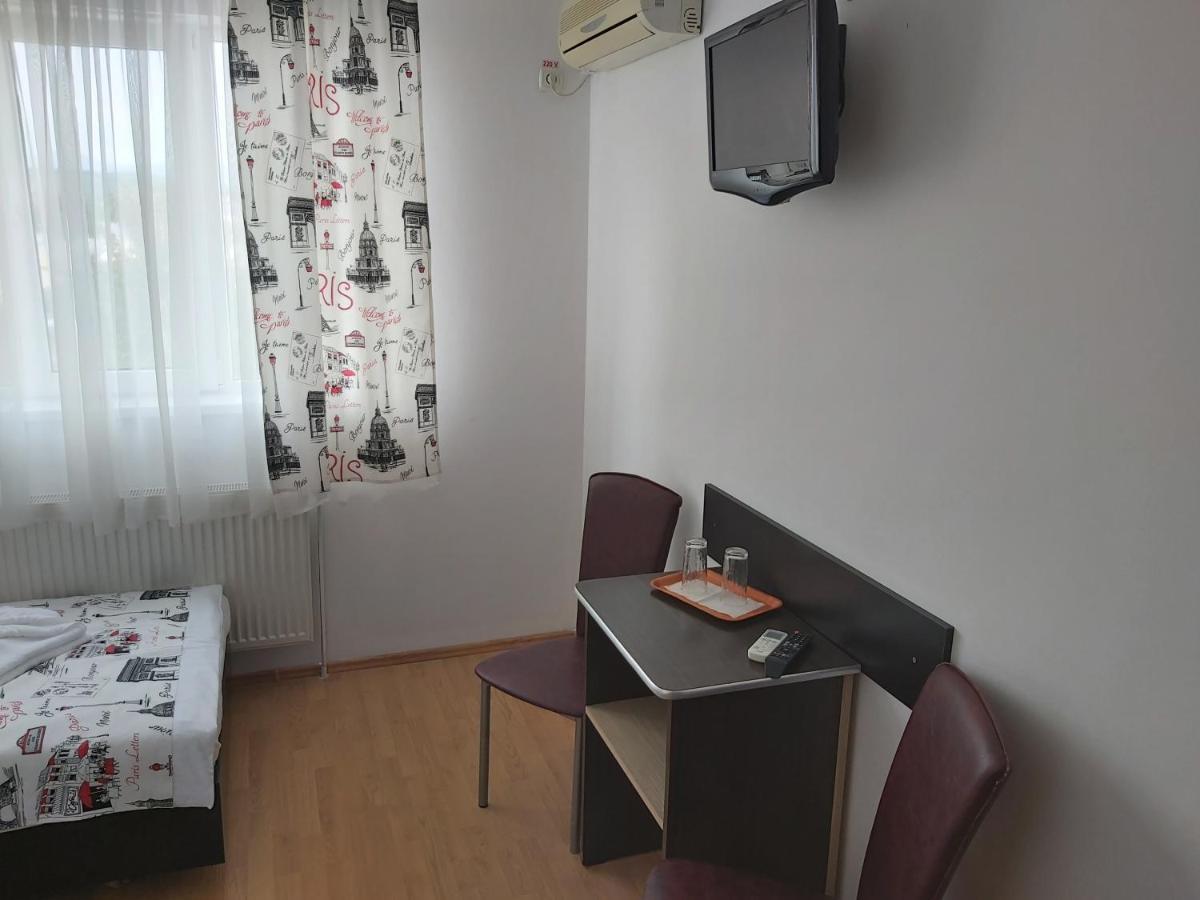 Hotel River Targu Jiu Ngoại thất bức ảnh