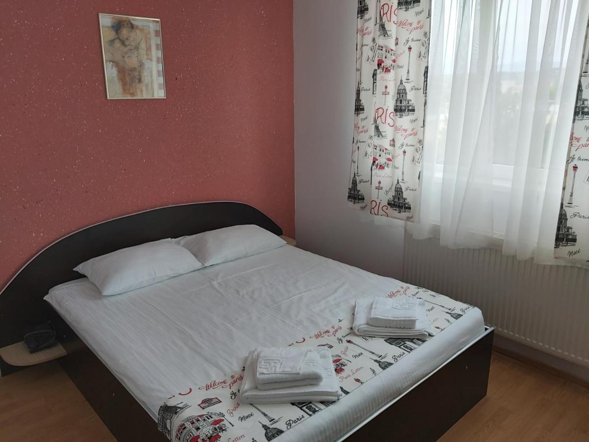 Hotel River Targu Jiu Ngoại thất bức ảnh